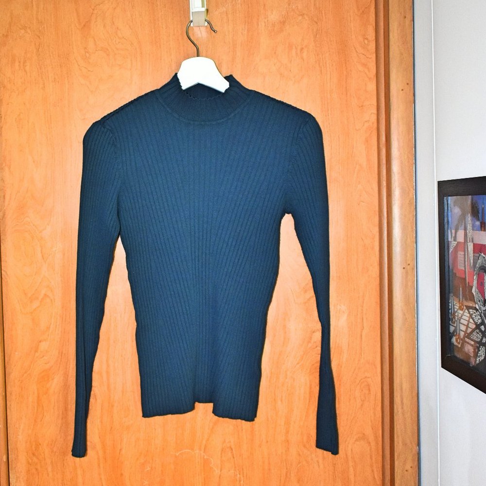 Green Mock Neck Top M